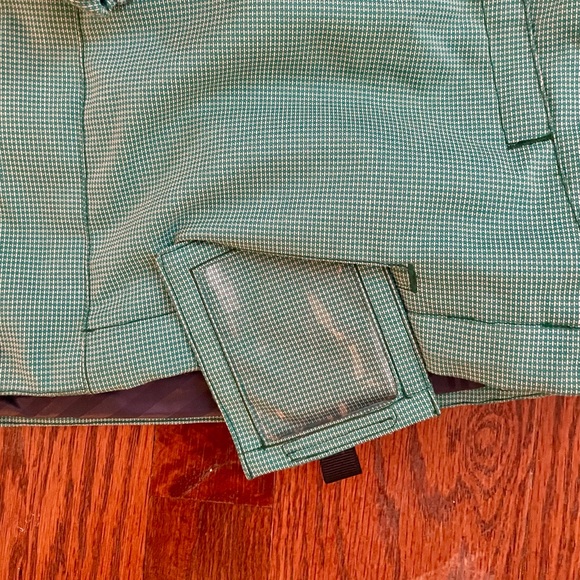 Volcom Snowboard Jacket - Picture 7 of 9